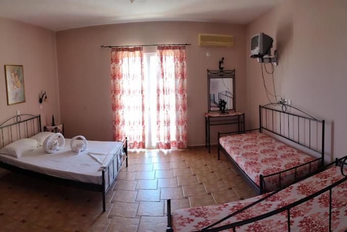 Hotel Takis Agios Georgios  Εξωτερικό φωτογραφία